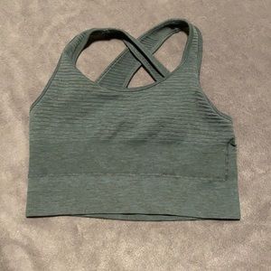 Alphalete Sports Bra/ Crop top